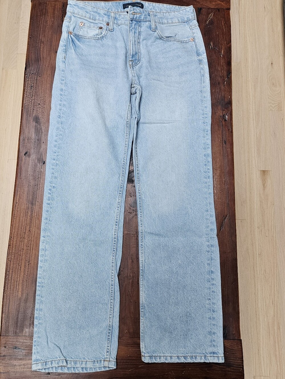 NWOT Aeropostale Low Rise 90s Baggy Denim Jeans Size 4 Regular Light Wash